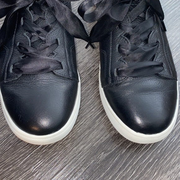 Vionic Women’s Chantelle Lace Up Shoes with Arch - Picture 4 of 15